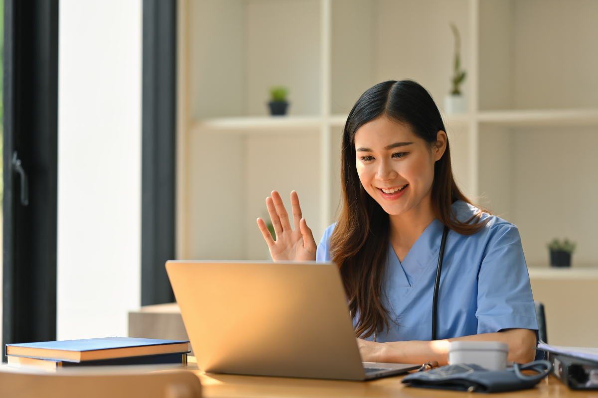 THEO DÕI CHỦ ĐỘNG CHĂM SÓC SỨC KHỎE THÔNG MINH TRONG KỶ NGUYÊN SỐ