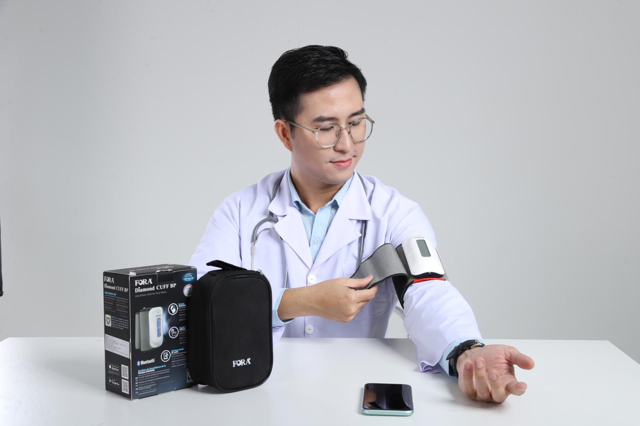 CẬP NHẬT GIÁ MÁY ĐO HUYẾT ÁP & KINH NGHIỆM MUA MÁY ĐO HUYẾT ÁP CHO NGƯỜI GIÀ TỐT NHẤT 2026