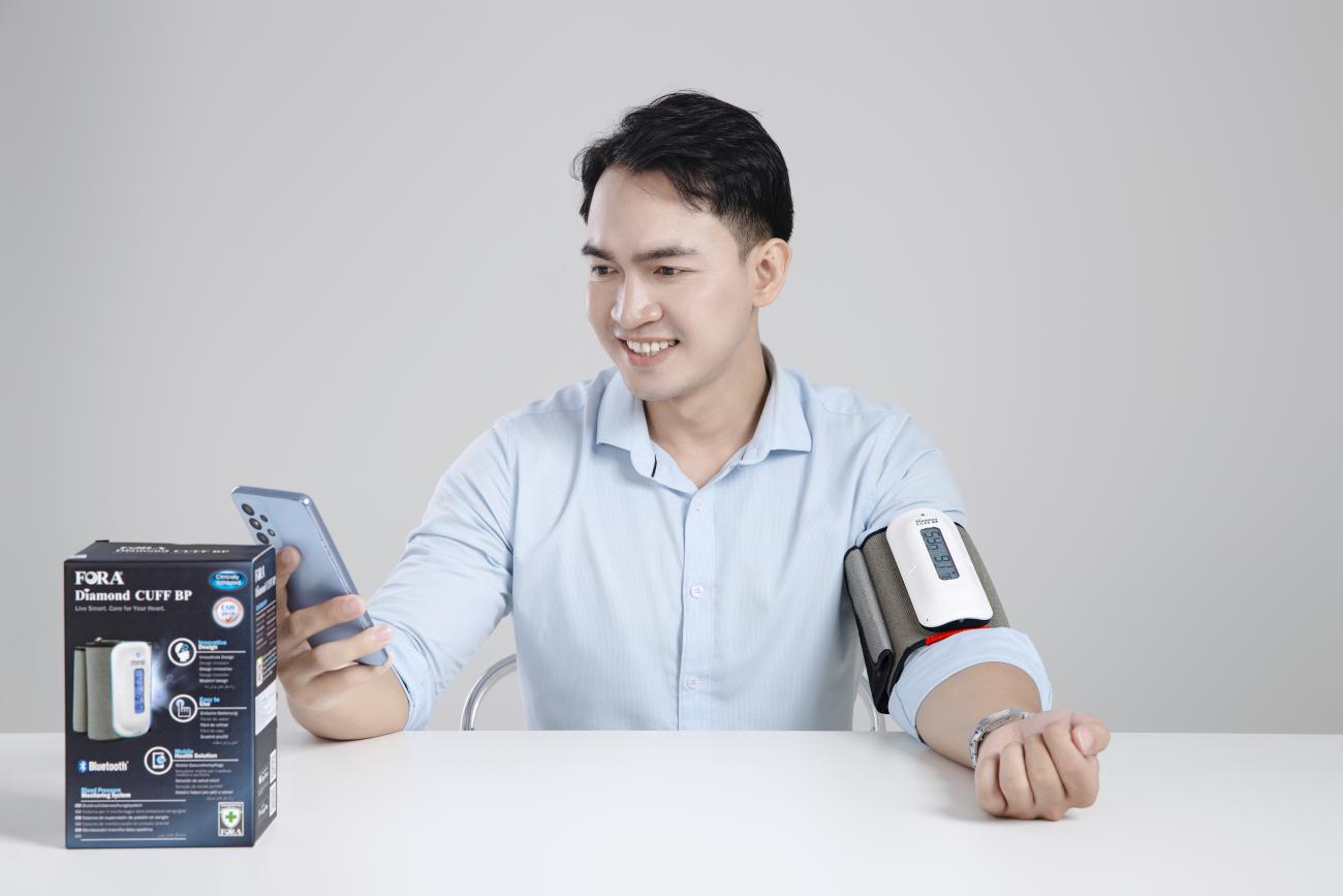 SO SÁNH CÁC LOẠI MÁY ĐO HUYẾT ÁP BẮP TAY HAY CỔ TAY LÀ LỰA CHỌN TỐT NHẤT CHO BẠN?