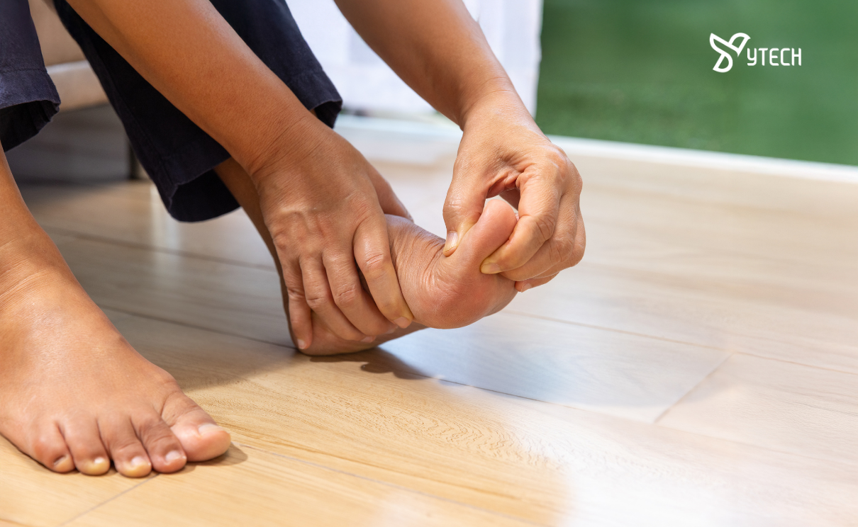 BỆNH GOUT (GÚT) LÀ GÌ? CÁC DẤU HIỆU, TRIỆU CHỨNG VÀ 4 GIAI ĐOẠN CẦN BIẾT